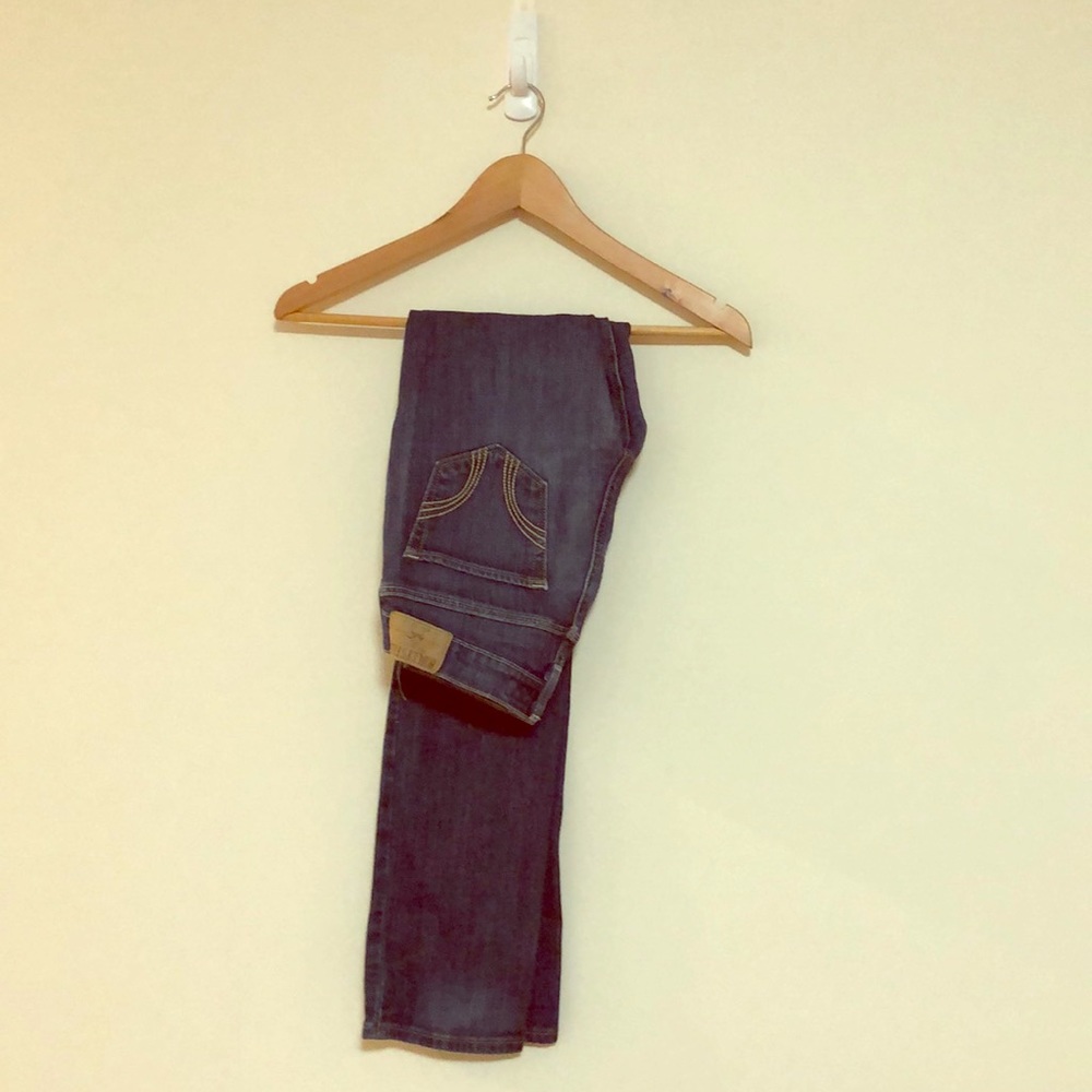 Hollister Jean